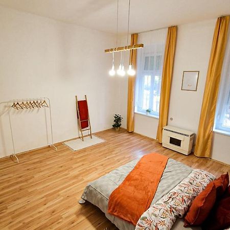 Pearl Apartman Lägenhet Győr Exteriör bild