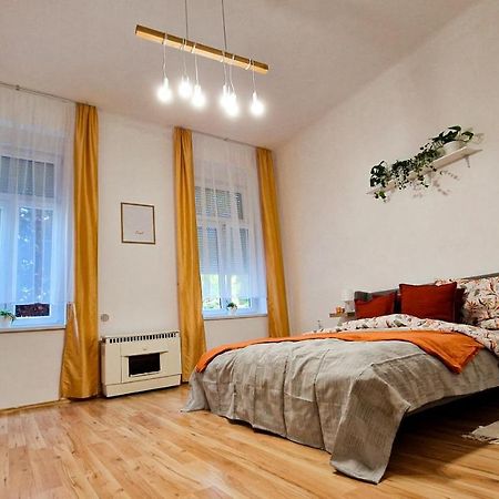 Pearl Apartman Lägenhet Győr Exteriör bild
