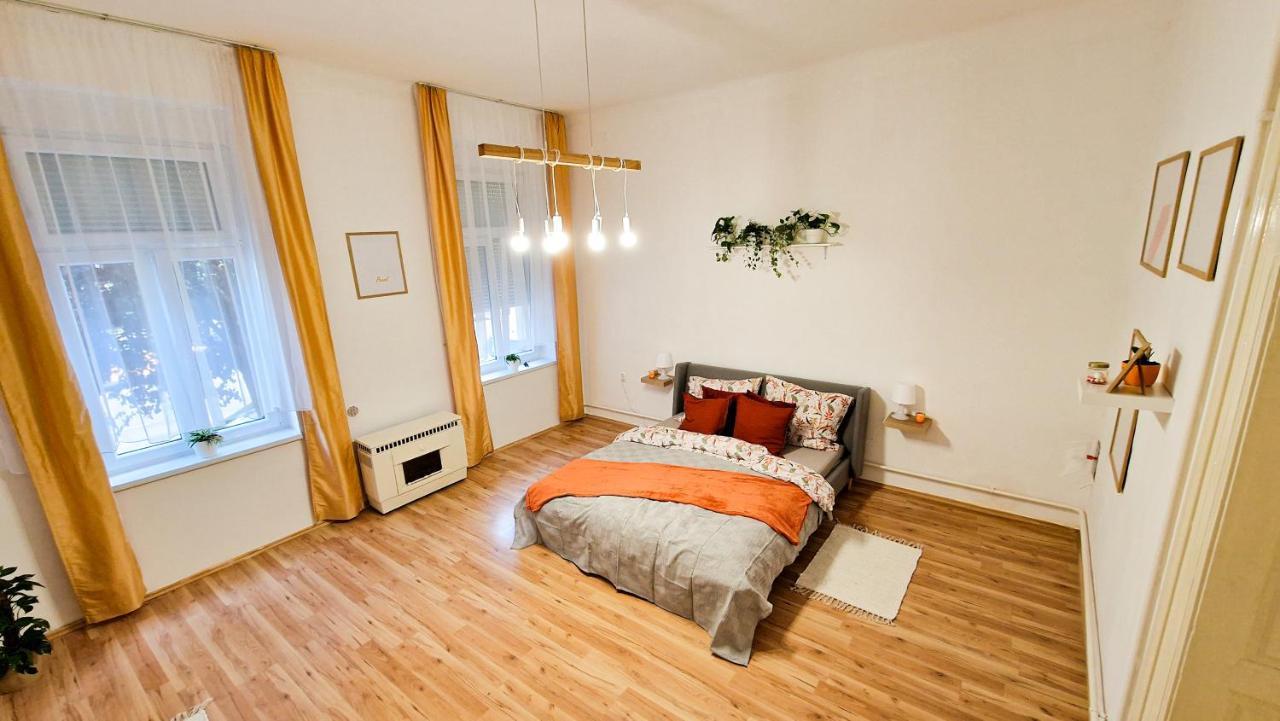 Pearl Apartman Lägenhet Győr Exteriör bild