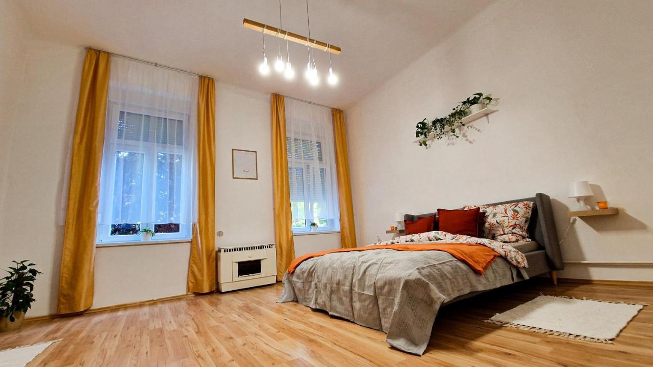 Pearl Apartman Lägenhet Győr Exteriör bild